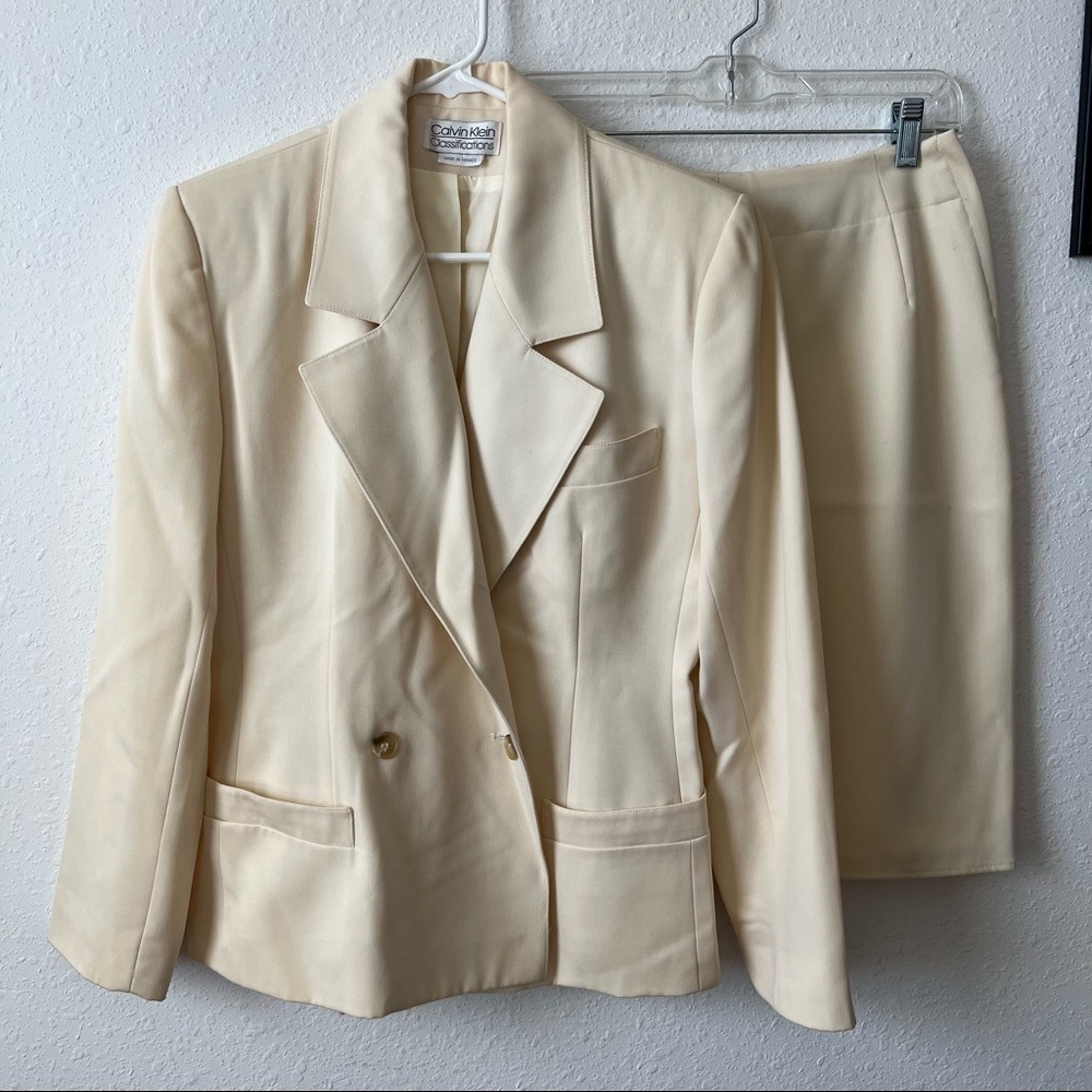 Calvin Klein Vintage cream skirt suit set 8/10
